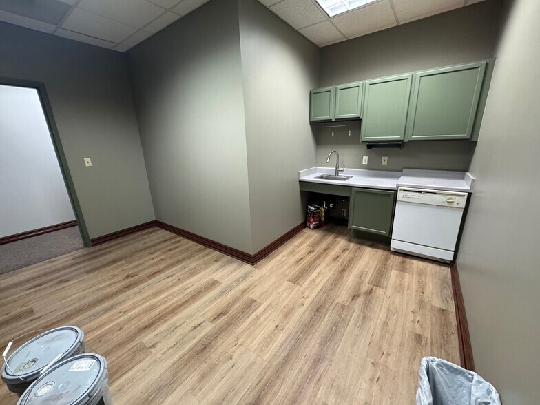 306 W Sunset Rd, San Antonio, TX à louer - Photo de l’immeuble – Image 2 sur 9