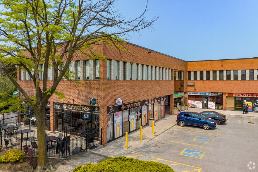 284 Queen St E, Brampton, ON à louer - Photo de l’immeuble – Image 2 sur 5