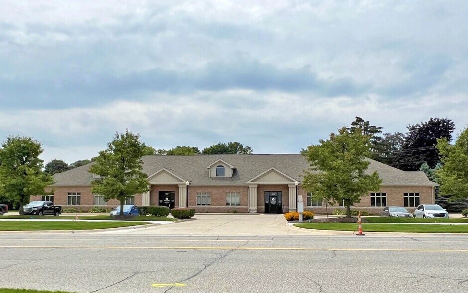 64541 Van Dyke Rd, Washington, MI à louer - Photo principale – Image 1 sur 7