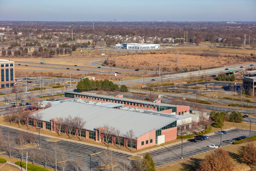 9601 Renner Blvd, Lenexa, KS à louer - Photo de l’immeuble – Image 2 sur 4