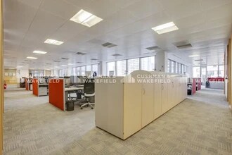 23-27 Rue Delariviere Lefoullon, Puteaux à louer Photo intérieure– Image 1 sur 1