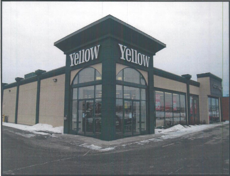 970 Boul René-Lévesque, Drummondville, QC à louer - Photo de l’immeuble – Image 2 sur 3