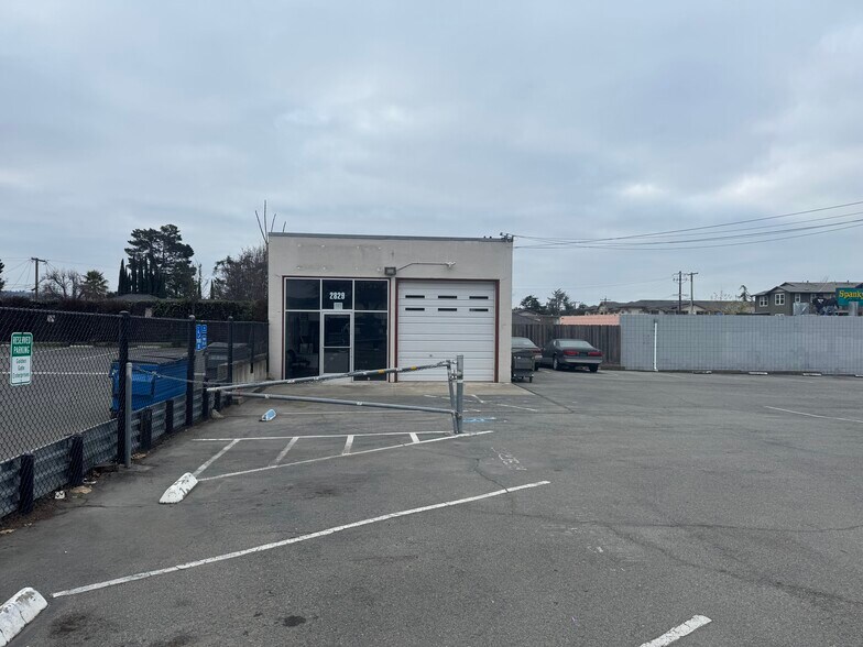 2829 Castro Valley Blvd, Castro Valley, CA à louer - Photo de l’immeuble – Image 3 sur 12