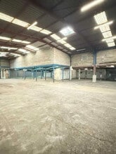 Industriel/Logistique dans Morangis à louer Photo de l’immeuble– Image 1 sur 4