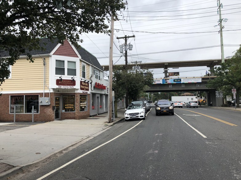 12 Merrick Ave, Merrick, NY à vendre - Photo de l’immeuble – Image 3 sur 3