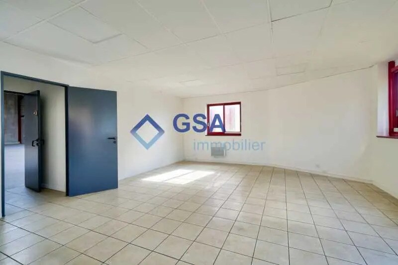 Bureau dans Bondoufle à louer - Photo de l’immeuble – Image 2 sur 5