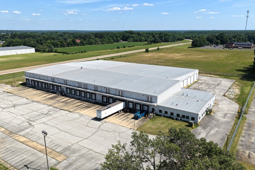 7 American Woodmark Dr, Humboldt, TN à louer - Photo principale – Image 1 sur 14