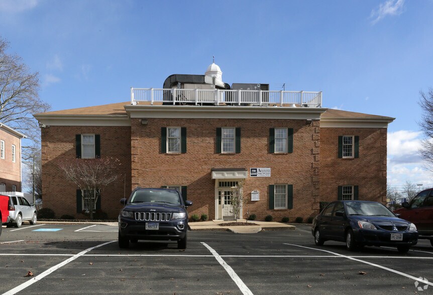 550 Broadview Ave, Warrenton, VA à louer - Photo principale – Image 1 sur 4