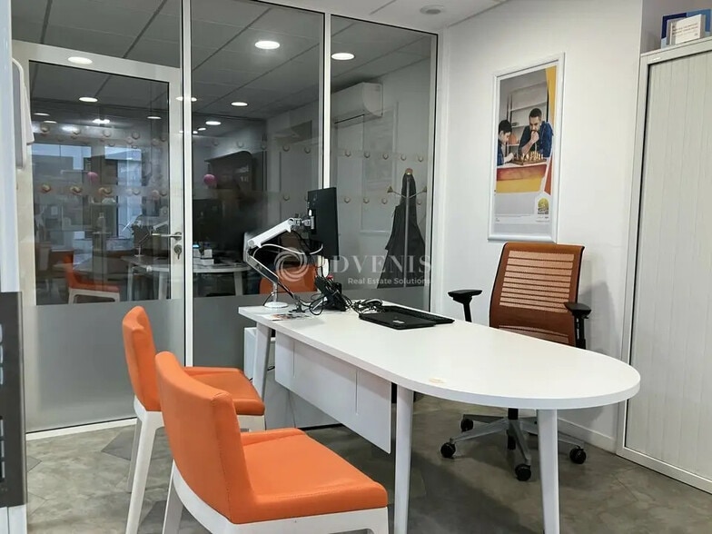 Bureau dans Bourges à vendre - Photo de l’immeuble – Image 2 sur 4