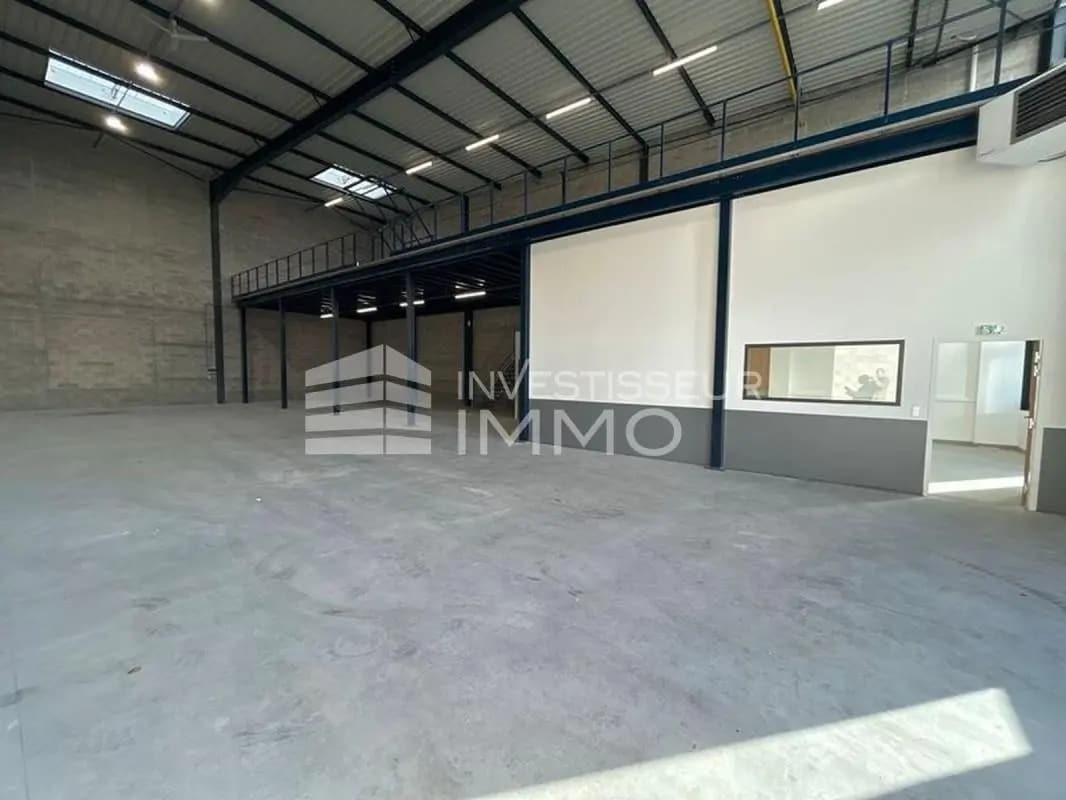 Local d’activités dans Serris à louer Photo de l’immeuble– Image 1 sur 10