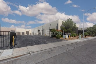 5141 Procyon St, Las Vegas, NV à louer Photo de l’immeuble– Image 2 sur 19