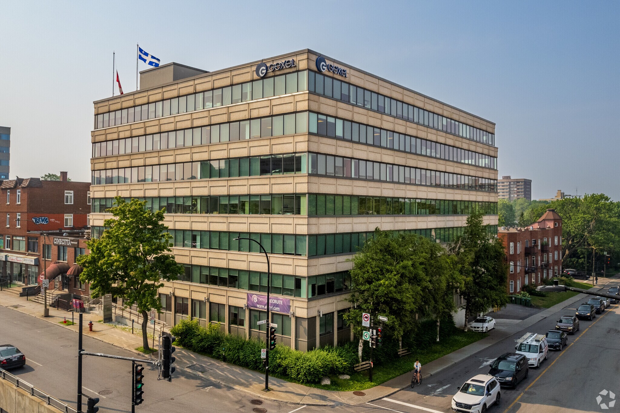5250 Boul Décarie, Montréal, QC à louer Photo de l’immeuble– Image 1 sur 15