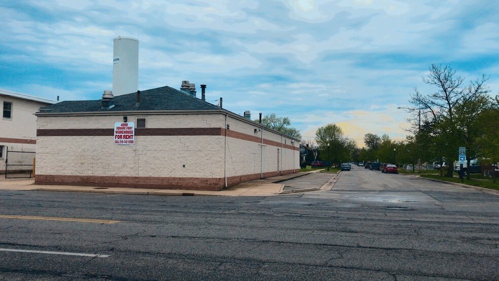 5908 Columbia Ave, Hammond, IN à louer - Photo de l’immeuble – Image 3 sur 22