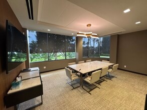 4501 Tamiami Trl N, Naples, FL à louer Photo intérieure– Image 2 sur 7