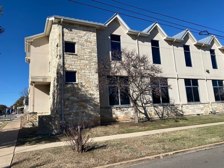 703 S Church St, Georgetown, TX à louer - Photo de l’immeuble – Image 1 sur 7