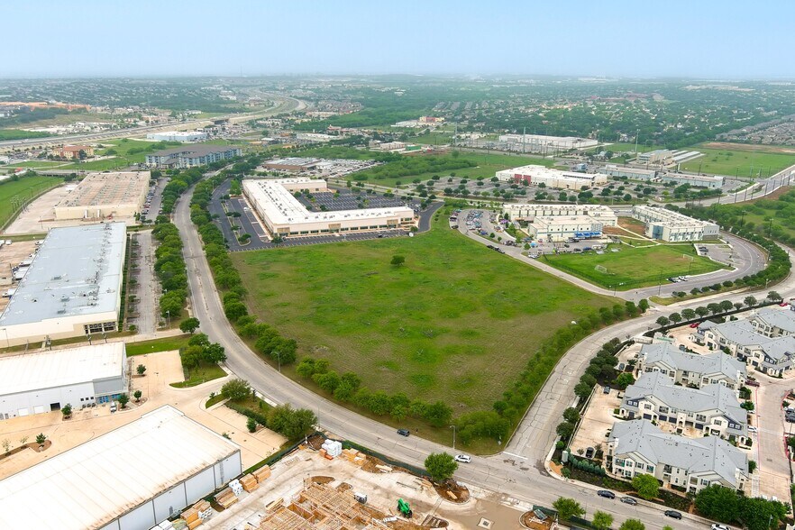 Richland Hills Dr, San Antonio, TX à vendre - Photo de l’immeuble – Image 1 sur 7