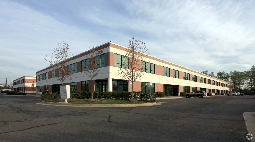 43676 Trade Center Pl, Sterling, VA à vendre - Photo de l’immeuble – Image 1 sur 2