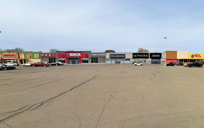 671 Grand Ave W, Chatham, ON à louer - Photo de l’immeuble – Image 1 sur 6