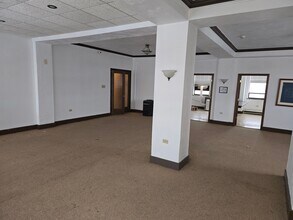 164 Division St, Elgin, IL à louer Photo intérieure– Image 2 sur 13