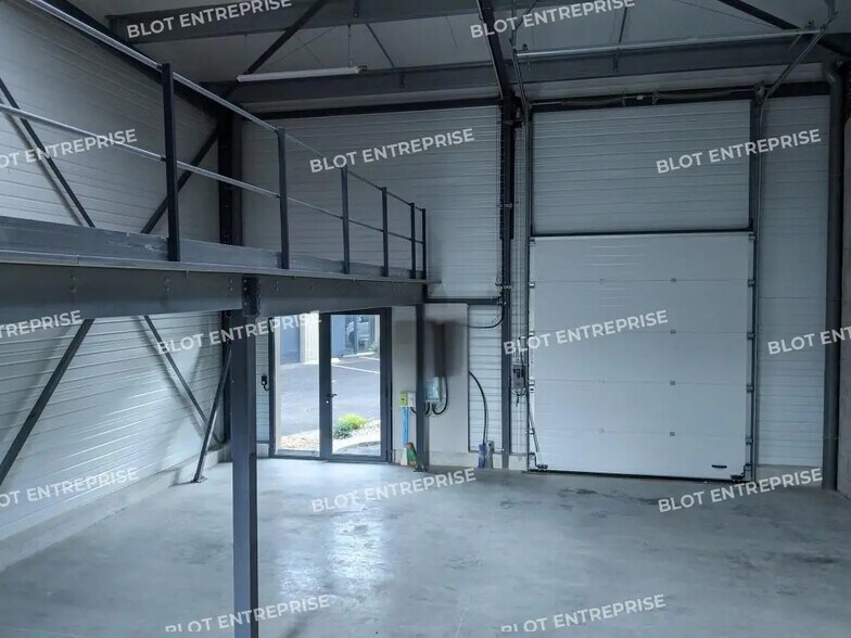 5 Rue Clémence Royer, Saint-Avé à louer - Photo de l’immeuble – Image 3 sur 4