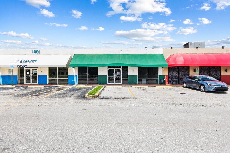 1401 S State Road 7, North Lauderdale, FL à louer - Photo de l’immeuble – Image 2 sur 15