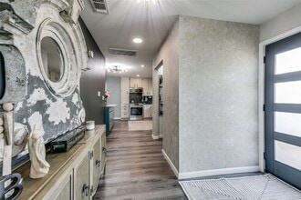 407 E Broad St, Forney, TX à vendre Photo intérieure– Image 2 sur 17