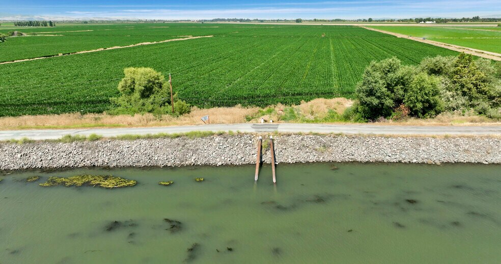19507 Tyler Island Road, Isleton, CA à vendre - Photo de l’immeuble – Image 3 sur 35