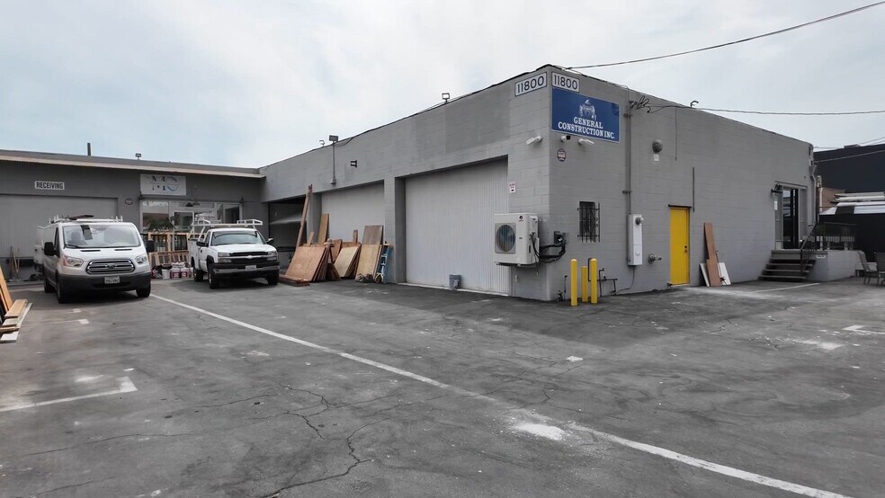 11800 Vose St, North Hollywood, CA à louer - Vidéo sur l’annonce professionnelle – Image 2 sur 22