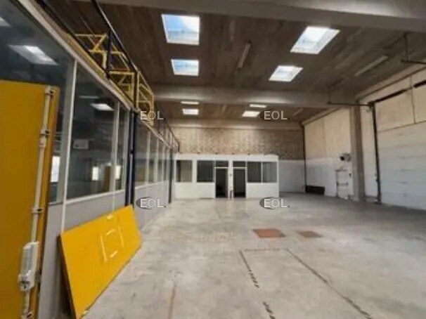 Local d’activités dans Vitry-sur-Seine à louer - Photo de l’immeuble – Image 2 sur 5