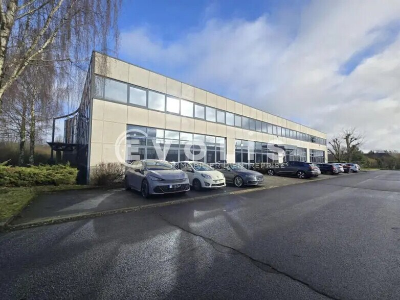 Local d’activités dans Saclay à louer - Photo de l’immeuble – Image 1 sur 13