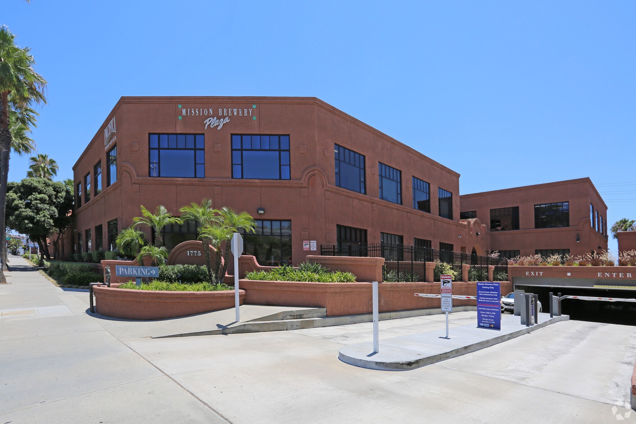 1775 Hancock St, San Diego, CA à louer Photo principale– Image 1 sur 6