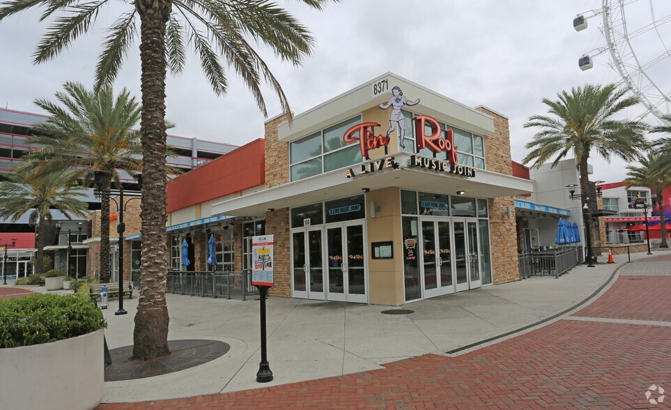 8387 International Dr, Orlando, FL à louer - Photo de l’immeuble – Image 2 sur 4