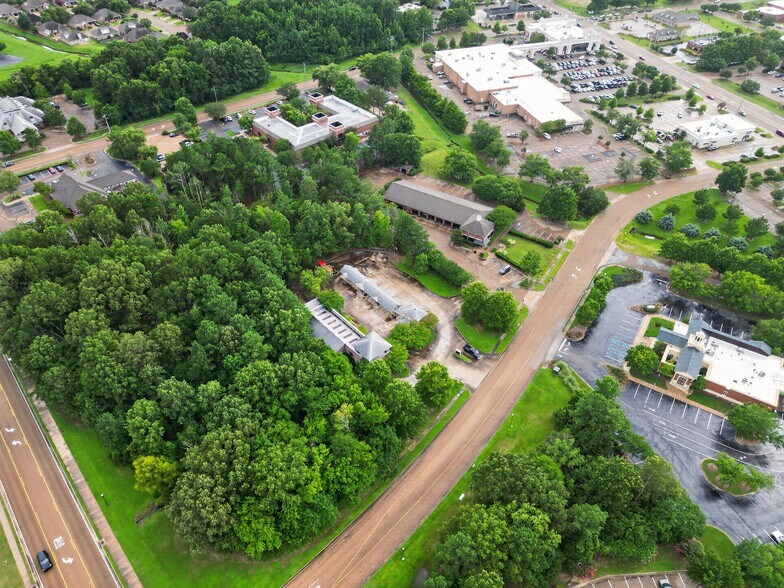 2027 Strawberry Hill Dr, Madison, MS à vendre - Photo de l’immeuble – Image 3 sur 17