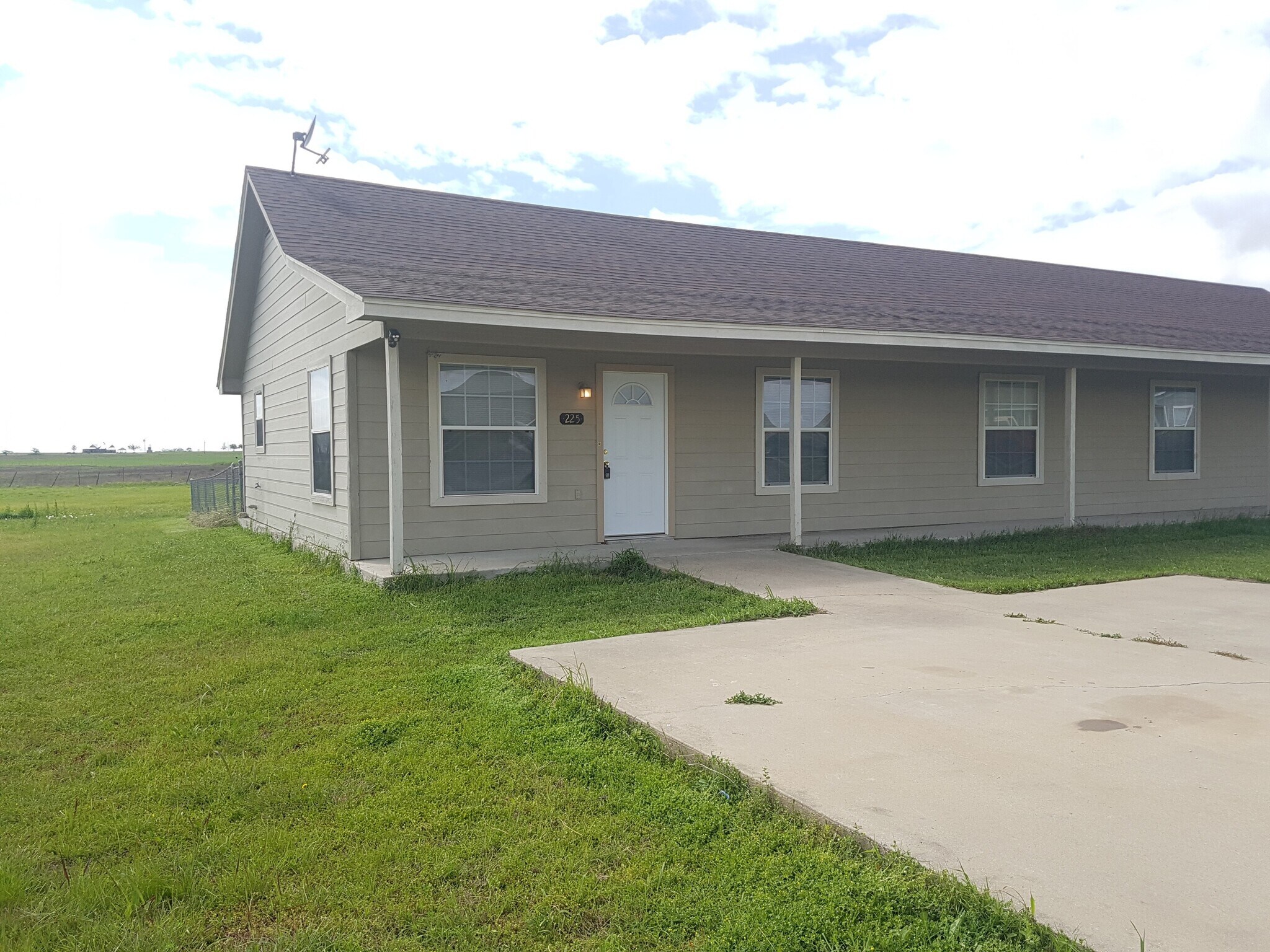 309 S Blue Jay Ct, Weatherford, TX à vendre Photo principale– Image 1 sur 3