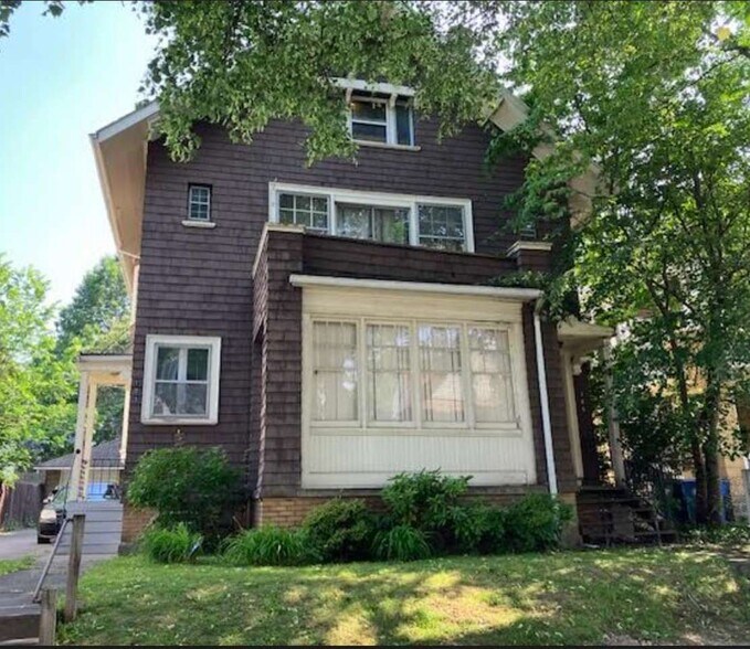 185 Magee Ave, Rochester, NY à vendre - Photo principale – Image 1 sur 1