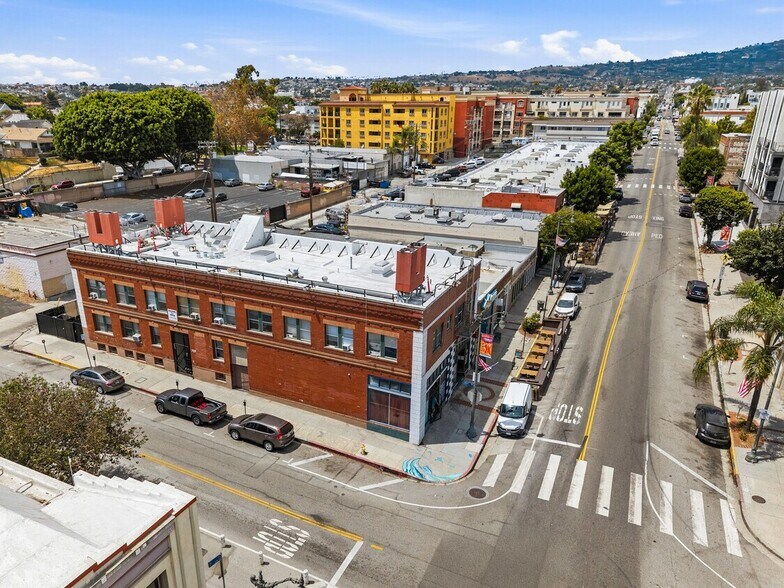 709 S Centre St, San Pedro, CA à vendre - Photo de l’immeuble – Image 3 sur 28