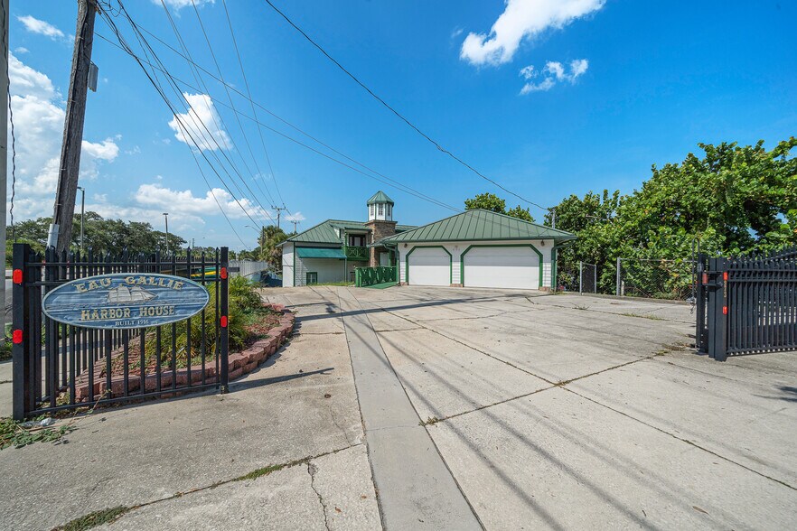 973 N Harbor City Blvd, Melbourne, FL à vendre - Photo de l’immeuble – Image 3 sur 60