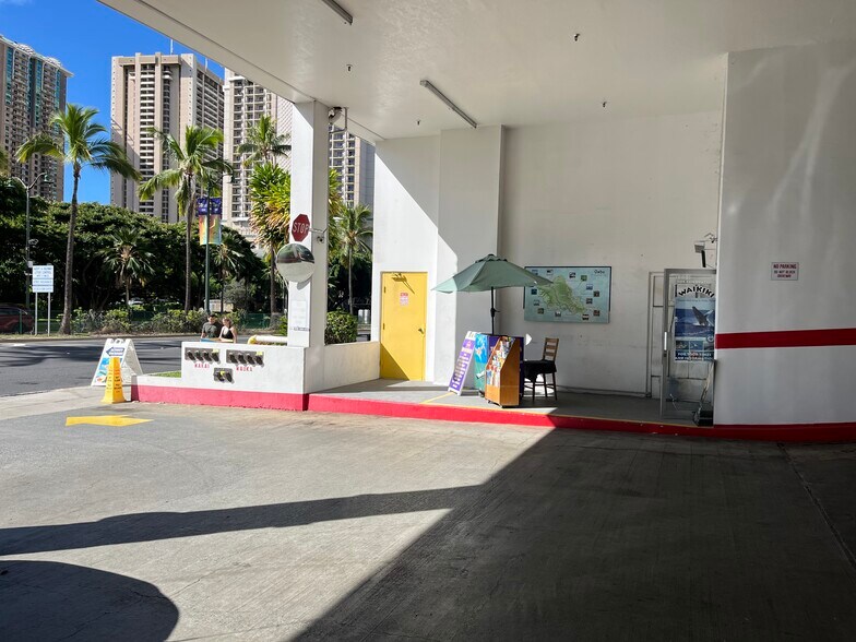 1920 Ala Moana Blvd, Honolulu, HI à louer - Photo de l’immeuble – Image 2 sur 9