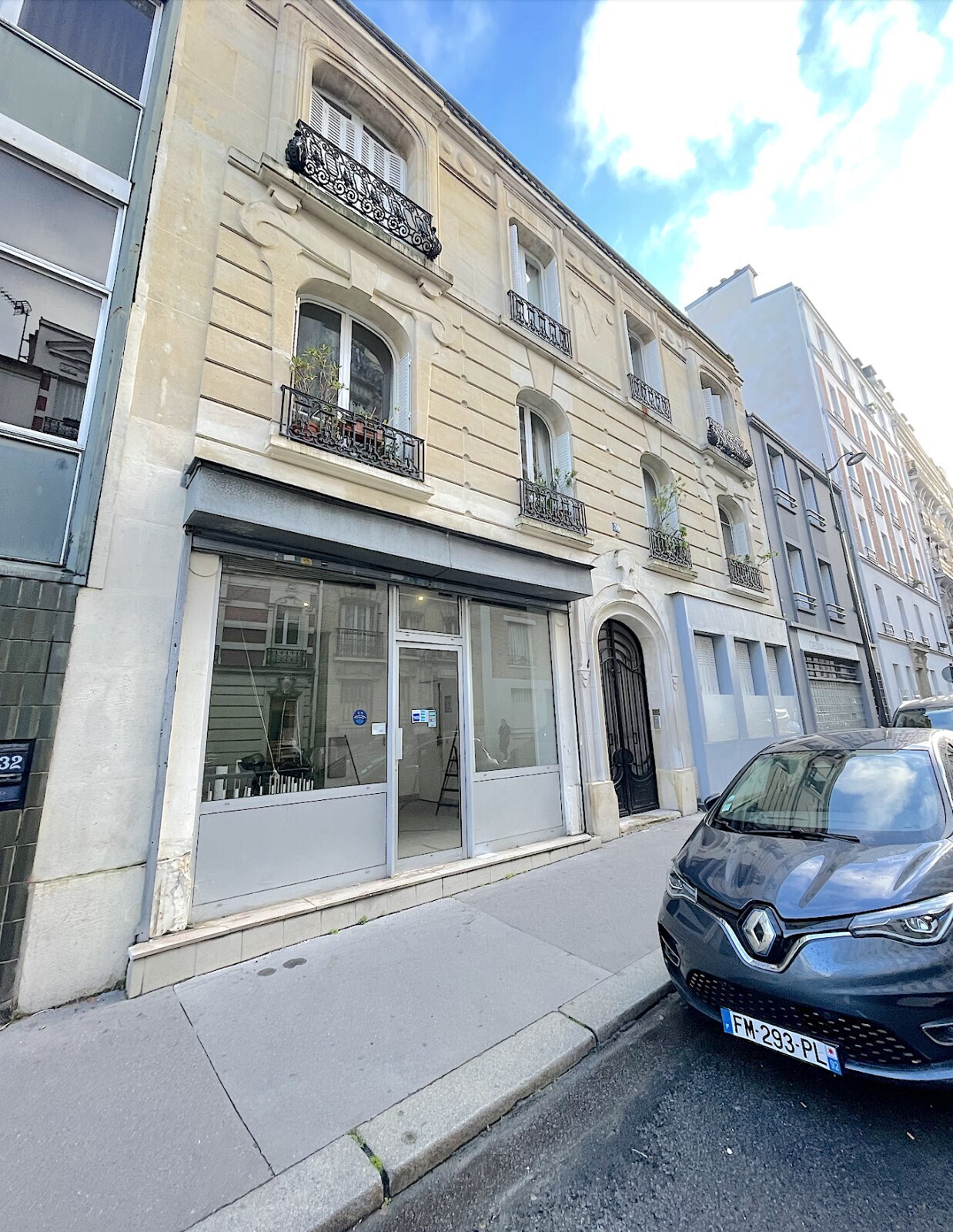 Local commercial dans Paris à vendre Photo de l’immeuble– Image 1 sur 9