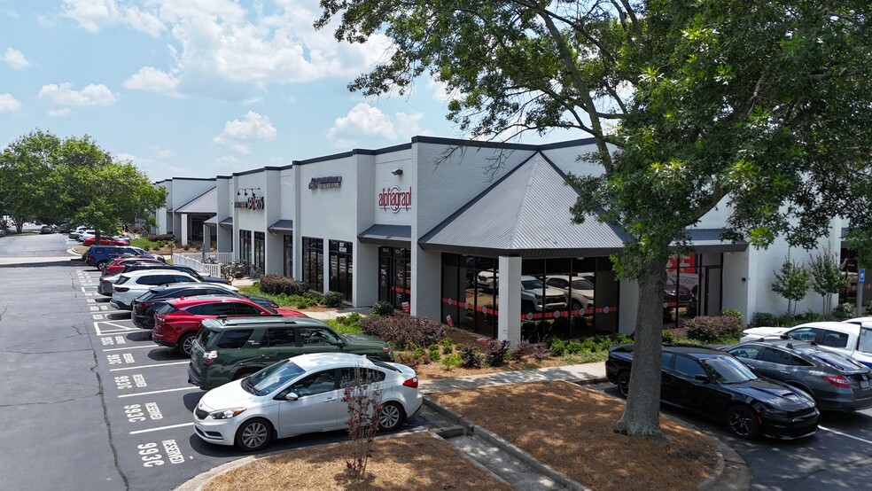 999 Mansell Rd, Roswell, GA à louer - Photo de l’immeuble – Image 3 sur 12