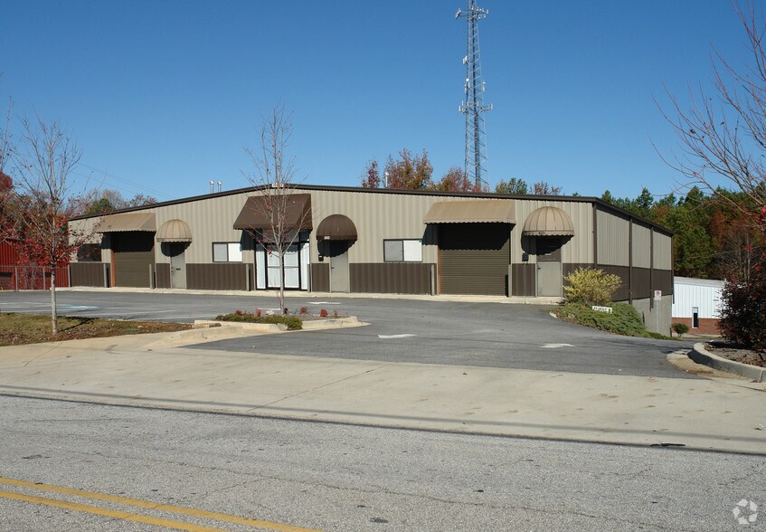 4550 Lewis Rd, Stone Mountain, GA à louer - Photo principale – Image 1 sur 3