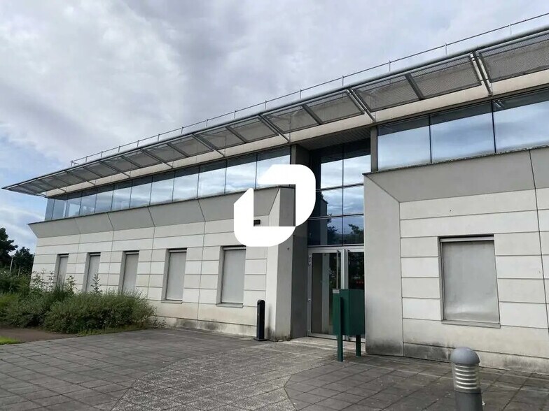 5 Rue Edison, Bron à louer - Photo de l’immeuble – Image 1 sur 16