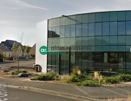 Bureau dans Sainte-Gemmes-sur-Loire à louer - Photo de l’immeuble – Image 1 sur 1