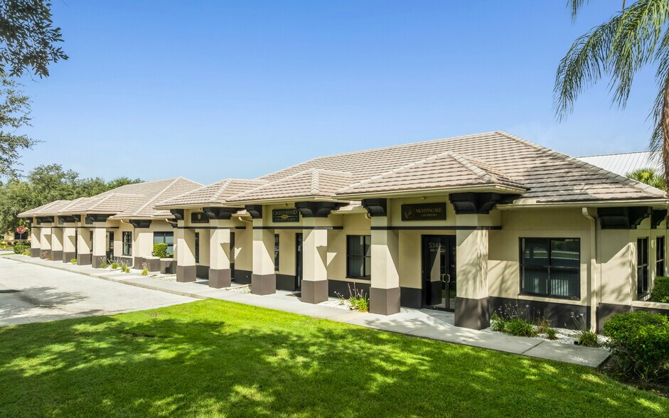 5313-5343 Paylor Ln, Lakewood Ranch, FL à vendre - Photo de l’immeuble – Image 1 sur 9