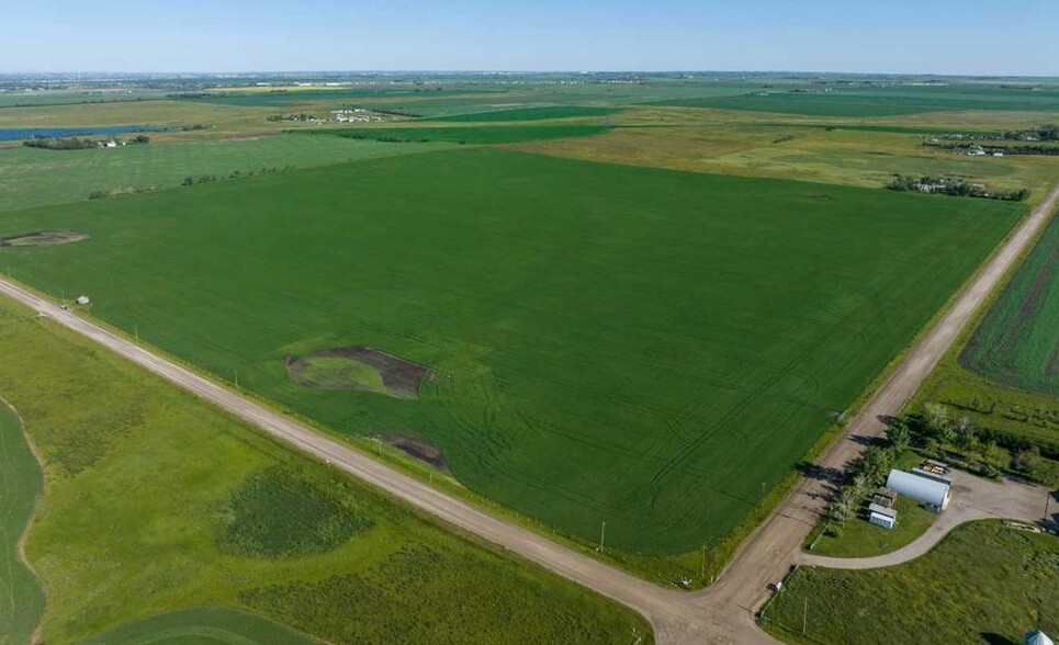 Inverlake Rd S, Chestermere, AB à vendre - Aérien – Image 3 sur 3