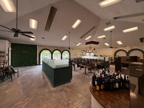 7800 Blind Pass Rd, Saint Pete Beach, FL à louer Photo intérieure– Image 2 sur 10