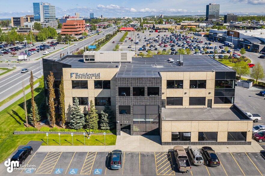 100 Calais Dr, Anchorage, AK à vendre - Photo de l’immeuble – Image 1 sur 12