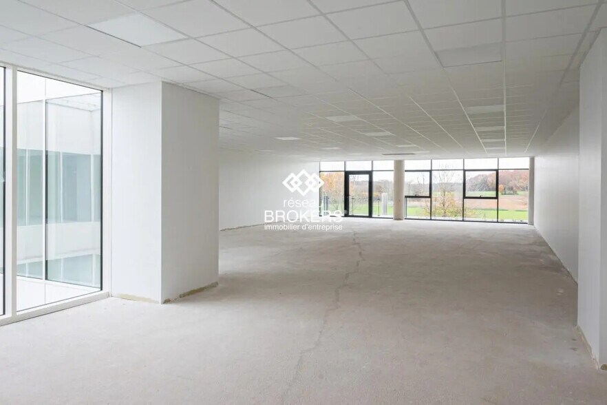 420 Avenue François Pignier, Bourg-en-Bresse à louer - Photo de l’immeuble – Image 3 sur 10