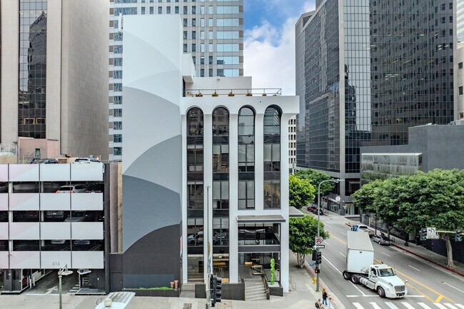 Plus de détails pour 835 Wilshire Blvd, Los Angeles, CA - Bureau à louer