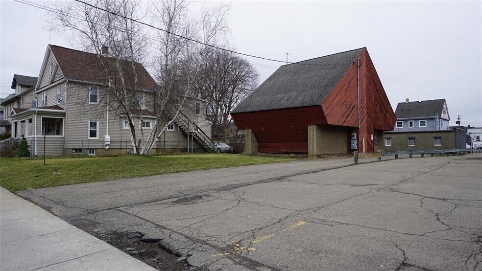 7 Jefferson Ave, Endicott, NY à vendre - Photo de l’immeuble – Image 3 sur 9